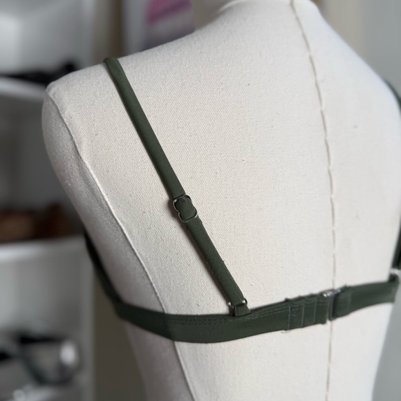 Beautiful Summer Olive Green Bikini Top Size XS - Picture 2 of 8